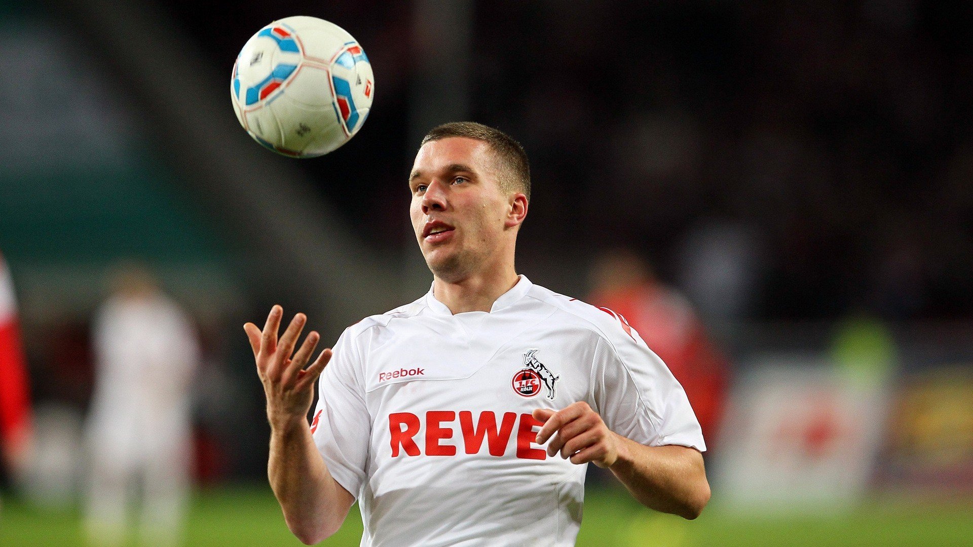 3-1!超级射手双响10轮13球12.1亿战舰掀翻大黑马5轮4胜重返前二,超级射手攻略