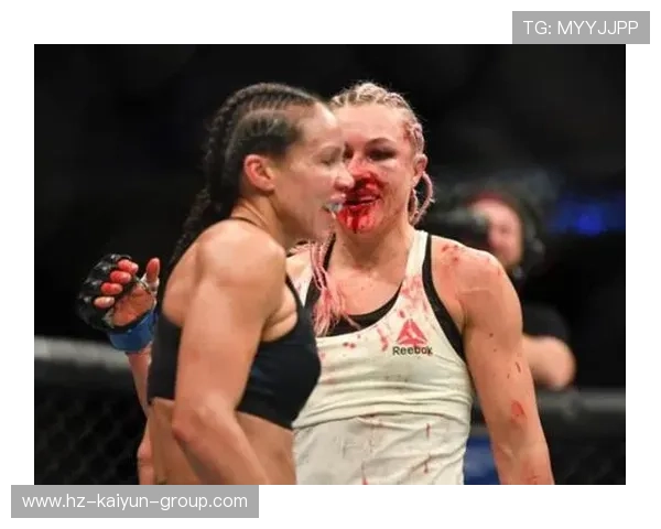 UFC 对手拥抱感人一幕