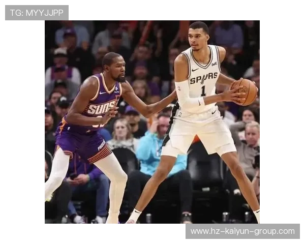 兰德尔26分钟轰三双！加内特36年纪录被他打破，加内特评价杜兰特